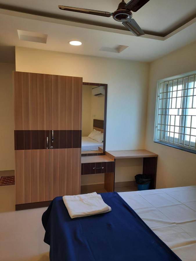 Grk Residency 호텔 Gūduvāncheri 외부 사진