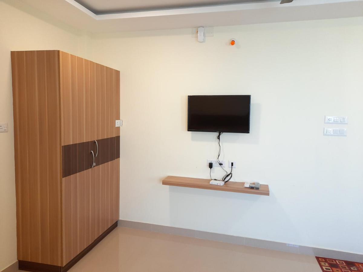 Grk Residency 호텔 Gūduvāncheri 외부 사진